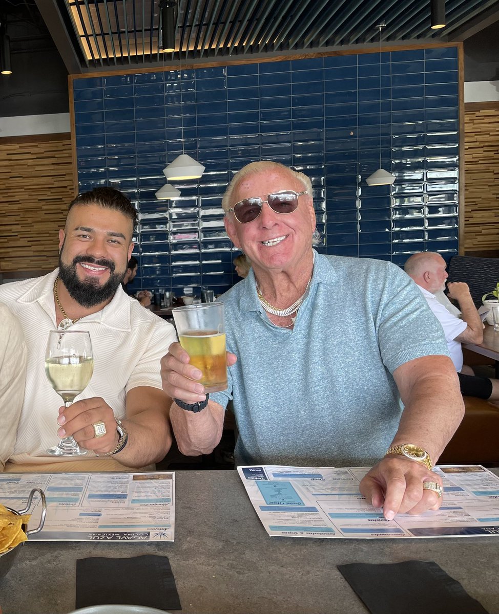 It’s 5 O’Clock Somewhere AMIGO! WOOOOO! @AndradeElIdolo