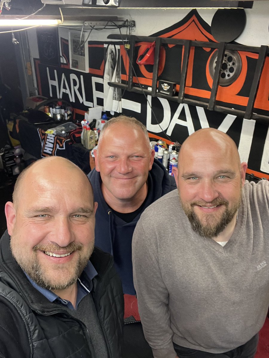 Mark bekommt ein fetten Sitz und der Ape wird schon mal angetestet  😁✌️