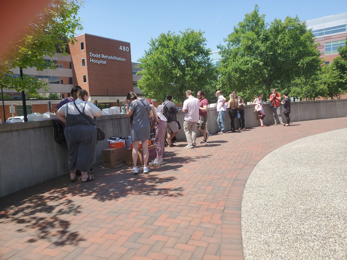 Lovely day for an <a href="/OhioStateNGP/">OSU Neurosci Grad Program</a> community picnic! Research during the summer is the most fun 🌞 <a href="/OSUGradSchool/">OSU Grad School</a>