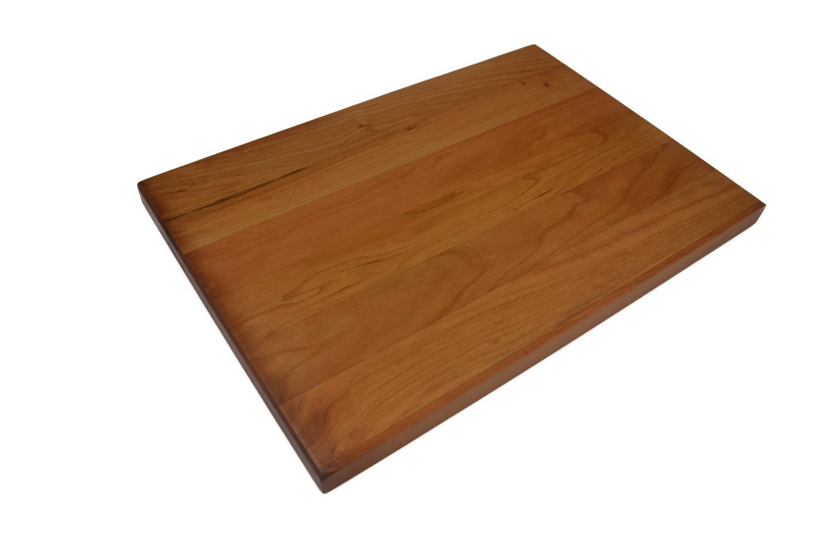 Sneak Peak of the new cutting boards and serving trays that will soon be released by American MainStreet Products. These attractive and functional boards are your choice of Oak, Hickory, Hard Maple or Cherry. #hardwood #cuttingboard #servingtray #madeinamerica #kitchen