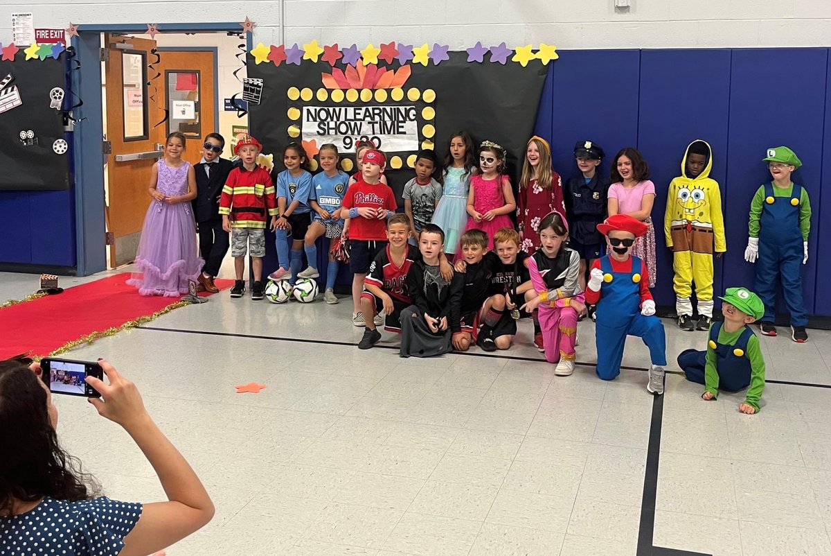 WeAreEGTSD's tweet photo. Happy Friday!  Our #Hornets have been busy making memories with field trips, field days and special moments with friends.  #egtsdproud https://t.co/wTfvxthvvA