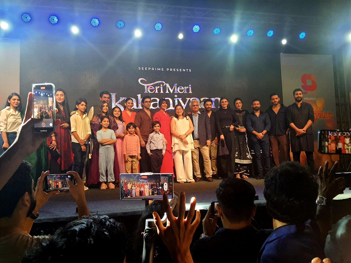 The star cast and directors of #terimerikahaniyan @MehwishHayat @iamwahajali #shehryarmunawar #hiramani #mani #ramshakhan #marinakhan @nadeembaigg @nabeelqureshi. Big eid release with 3 stories ❤❤❤