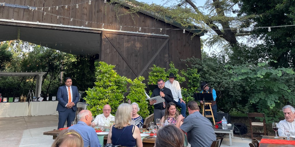 Last night, Supervisors Shuklian & Valero attended Tree to Table: Dinner in the Groves benefitting Farmer Bob's World. The event recognized the LoBue's as Citrus Family of the Year & celebrated Bob McKellar's work to educate the world about the #citrus industry. #TulareCounty