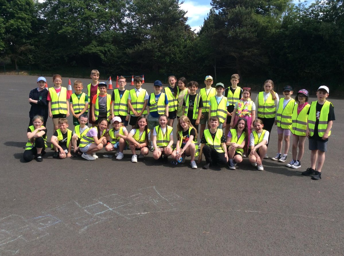 Fun Run 🏃‍♀️ 
We would like to thank Mrs Doherty, our amazing School Councillors and all of the fantastic children in Room 32 for organising such a super Fun Run today! You are all just grrrrreat!😍