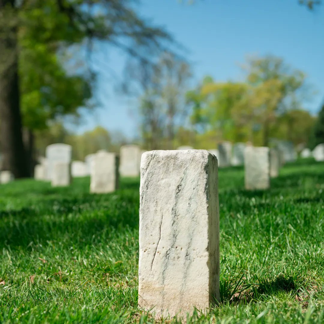 ArlingtonTours's tweet image. #AdmiralGraceHopper was a pioneer in #computertechnology and co-inventor of COBOL. She is known for popularizing phrases such as &quot;It is easier to beg forgiveness than to ask for permission.&quot; 🕊

Learn more about our memorials ⬇️
buff.ly/3R1JcXc