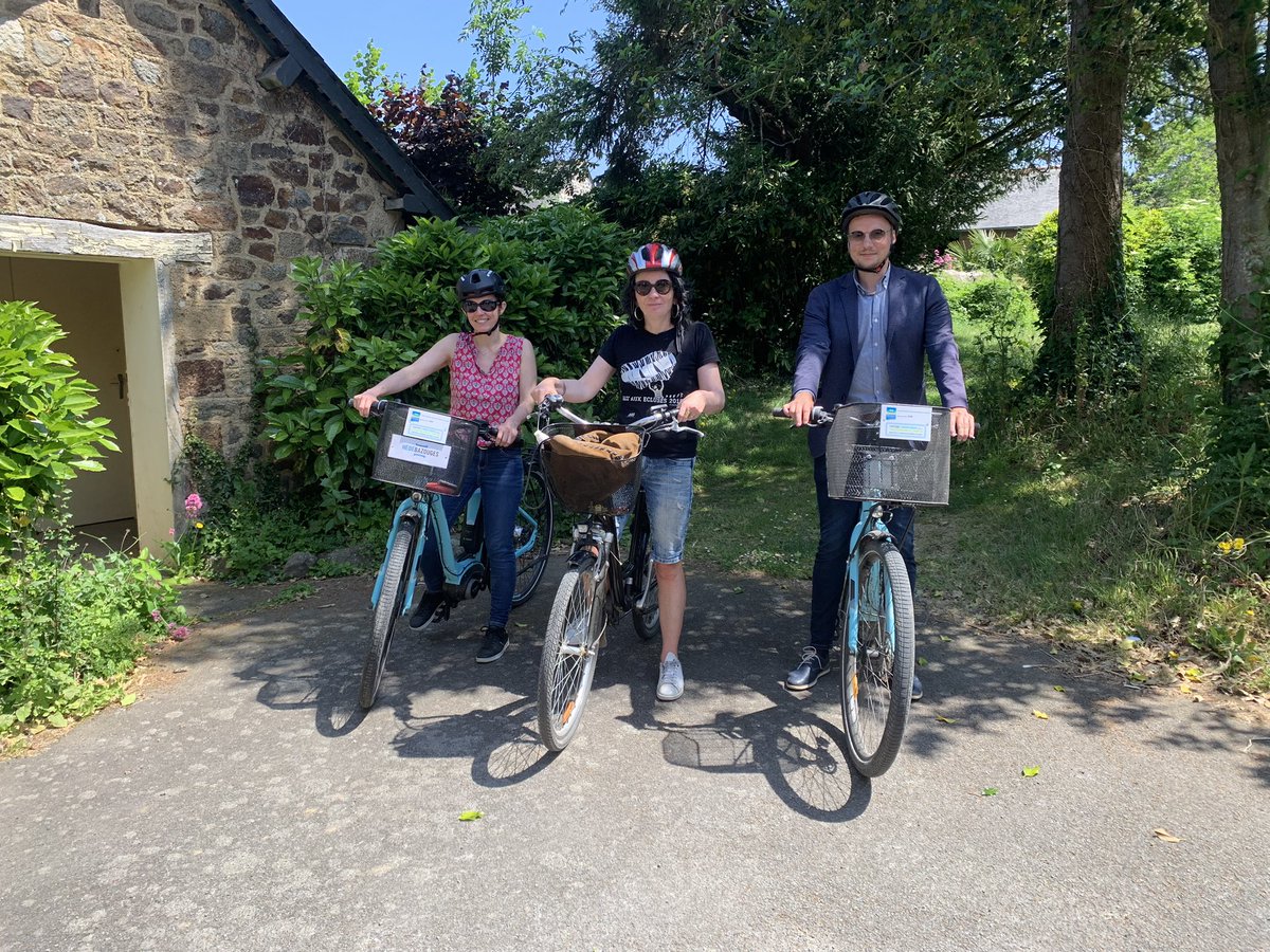 Accueil du nouveau DGS de la mairie. Au programme : déjeuner à la cantine 😋suivi d’une découverte à 🚴‍♂️de la commune et des équipements publics. 3 heures de visite guidée par la maire et sprint final aux portes de la mairie 🥵
#collectivitéslocales #hedebazouges
#illeetvilaine