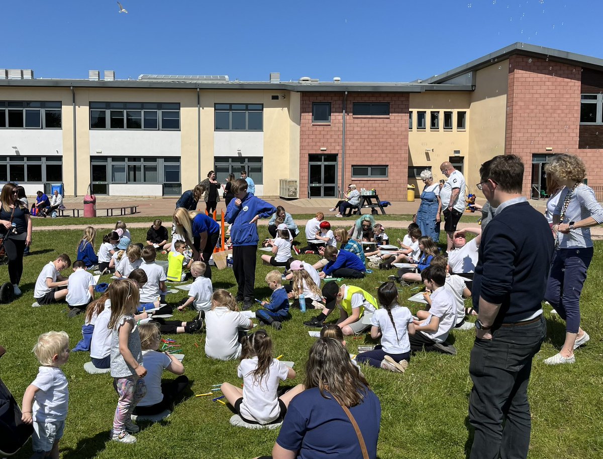 Whitehillsps's tweet image. A wonderful afternoon for our first RRS Community Event. We showcased Article 31 - Rest, Play, Culture, Arts  and our Pupil Council planned and organised it so well. Thanks to everyone came along. #BEST #RRS