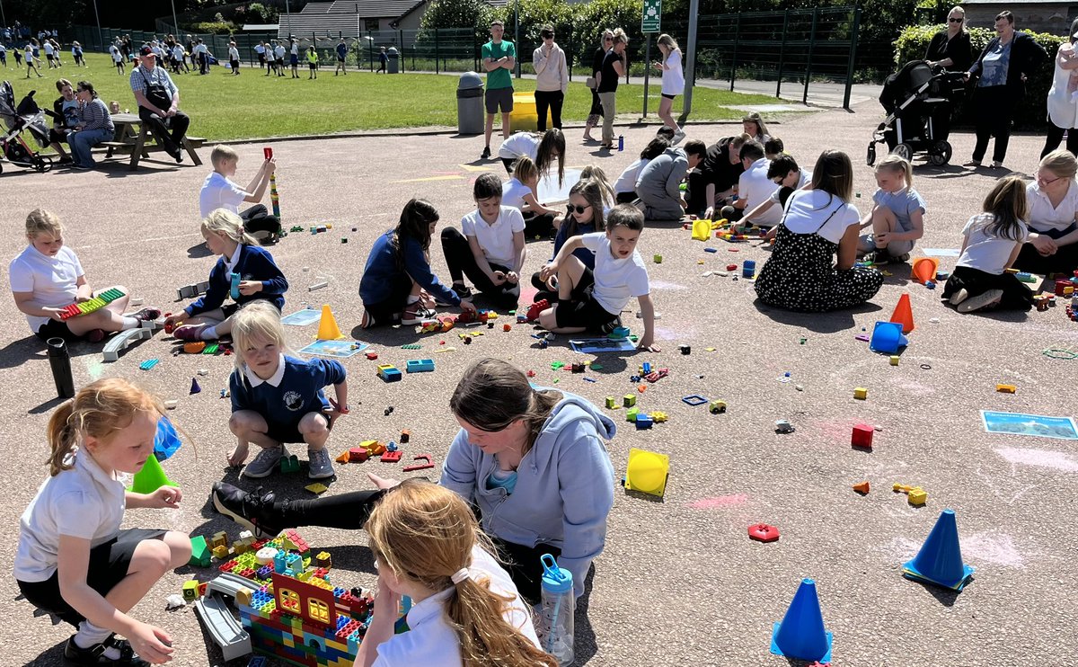 Whitehillsps's tweet image. A wonderful afternoon for our first RRS Community Event. We showcased Article 31 - Rest, Play, Culture, Arts  and our Pupil Council planned and organised it so well. Thanks to everyone came along. #BEST #RRS