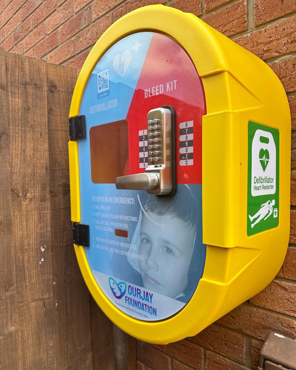 m155moneypenny's tweet photo. Accessible defibrillators number 54 & 55. Jamie, our boy, you amaze us more every day. We are so unbelievably proud that these life saving pieces of equipment are spreading across communities! We wish our Jay was here to see the changes he is making ππ #accessibledefibs #OurJay https://t.co/YGL5t12gmU