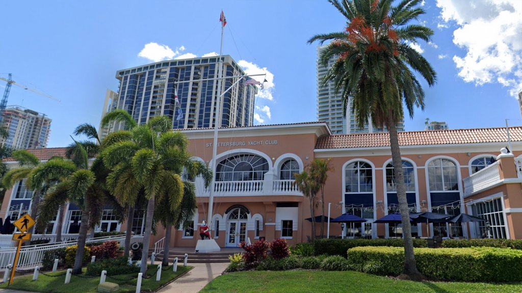 The historic St. Pete Yacht Club, first founded in 1909, is set to be demolished and rebuilt downtown

Full Story >> l8r.it/9rjn