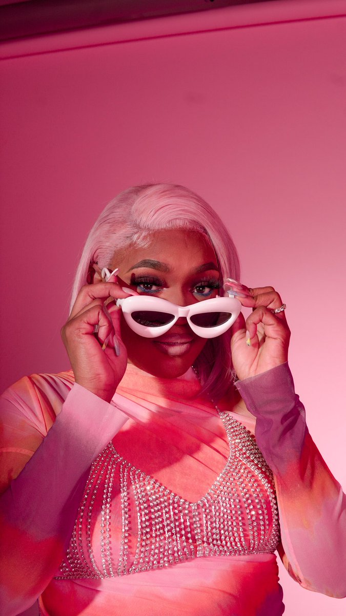 i told you to Watch Me Grow
but are you Watching tho?
.
.
.
.
.
.
Shot By: <a href="/6itystudios/">6ITY STUDIOS™</a> 
Styled/Creative Director By: @_antoinettejohnson 
Makeup By: <a href="/beatbyashanti/">Ashanti Peterson</a> 
Hair: @zaisbeautybar_ 
Hair Installed By: <a href="/js/">Jamie</a>.4lyfe 
Set Assistant: @maryalzzz 
.