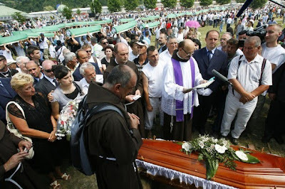'He died with them. Let him rest with them.'
shayunbiqalbi.blogspot.com/2023/06/he-die…
#srebrenica