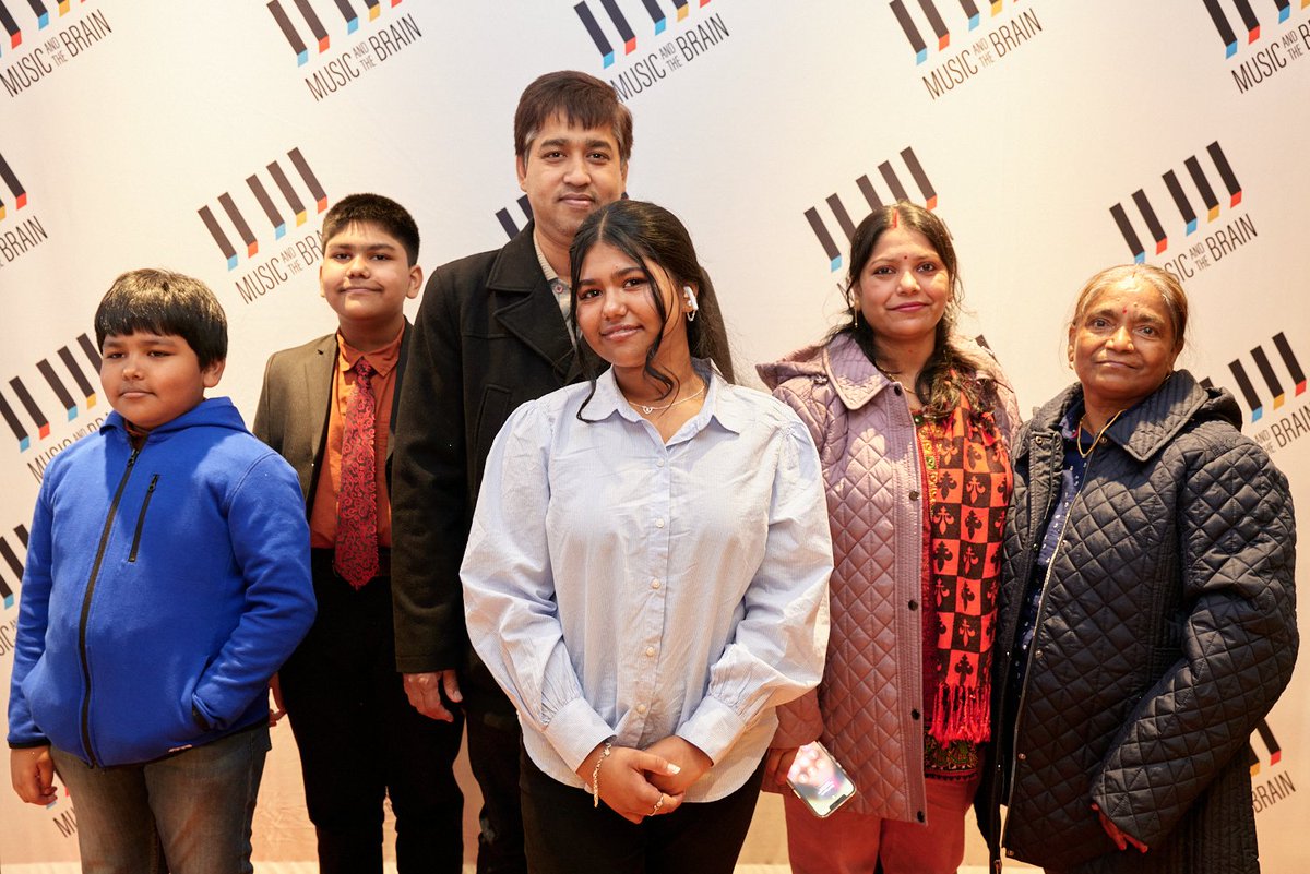 matbprogram's tweet image. Say cheese! #FlashbackFriday to our MATB Turns 25 Event last November, where we celebrated 25 wonderful years of Music and the Brain. Here are some red carpet snapshots of our talented student performers and their families! #MusicandtheBrain