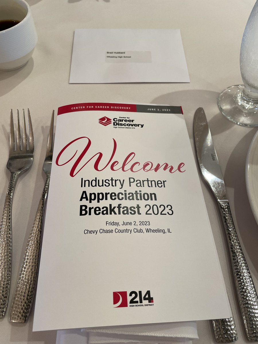 Awesome @District214 Industry Partnership Appreciation Breakfast today! Amazing how these communities step up to offer opportunities for our students…and what amazing opportunities they are! Fun to see & proud of our @Wheeling_Cats. #CareerDiscovery #TheWheelingWay #makeitmatter