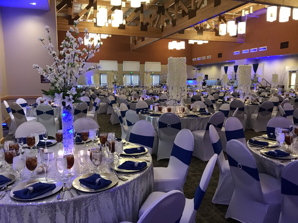 Looking to celebrate your Quinceañera like a 👑? Our elegant &amp; spacious ballrooms are the perfect place to host this once-in-a-lifetime celebration. We have everything you need to make your Quince special. Start planning your special day now! 💃🎉   #Quinceañera  #EventPlanning