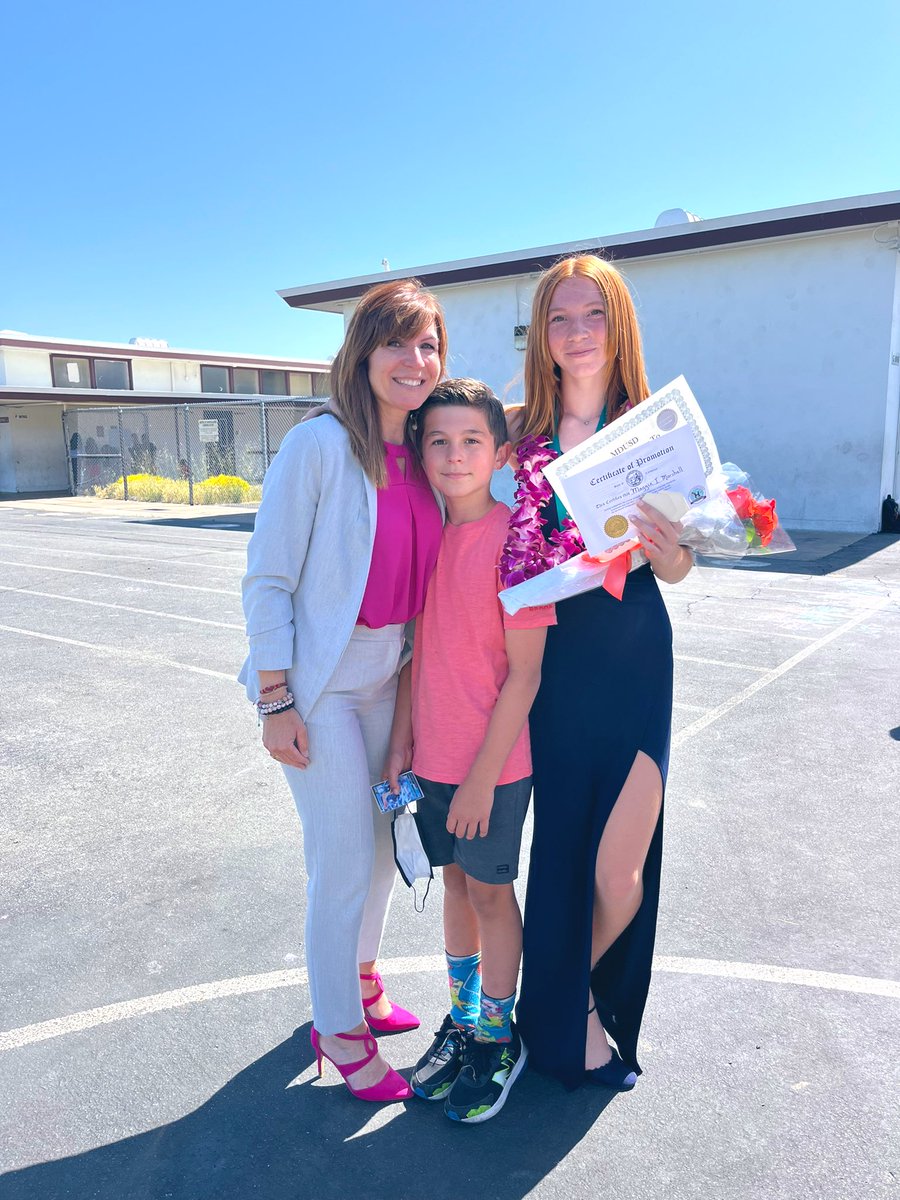 MargaMarshall's tweet photo. #HOLAUno y #HOLASeis ✈️
What a #HOLAwesome 8th grade promotion Celebration. Thank you @sbomobil for taking care of my baby! Taking off and on her way to @NorthgateHS she goes! #onceaJetALWAYSaJet #mamáorgullosa https://t.co/9oRYbm3QuR
