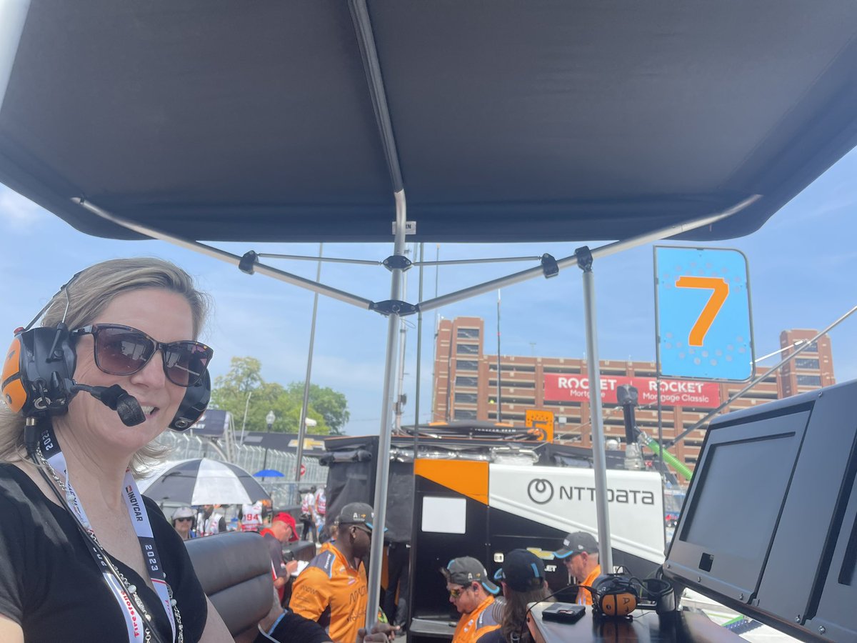 Friday afternoon with clients! <a href="/detroitgp/">Detroit Grand Prix</a> <a href="/AlexanderRossi/">Alexander Rossi</a> <a href="/IndyCar/">NTT INDYCAR SERIES</a> #ilovemyjob #motorsportslawyer