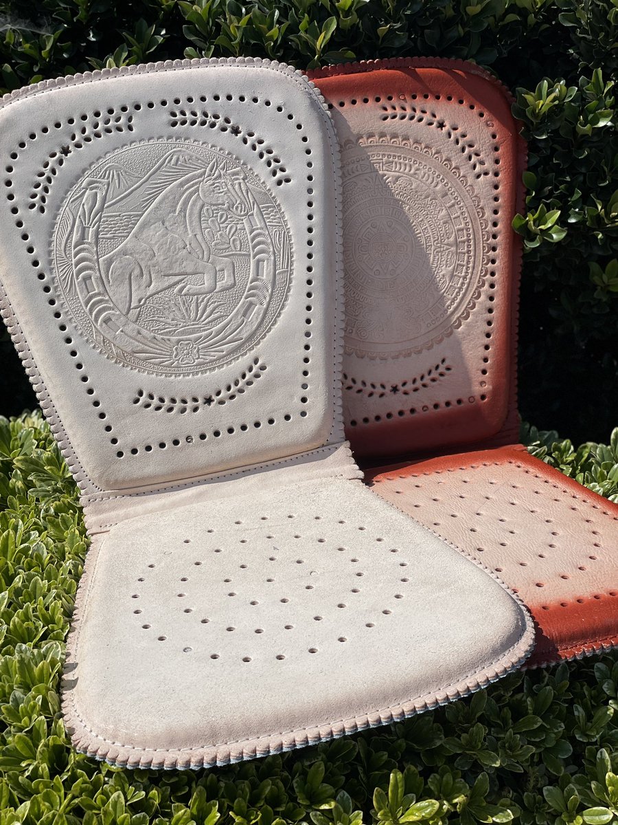 rodeodurango's tweet photo. Respaldo en Chedron o Natural? 🤔
🔎Shop: Respaldo
In stock & ready to ship in MANY designs!
shop https://t.co/8URQbGjzXa or link in bio #explore #artesaniasmexicanas #rodeodurango #respaldos #carseat https://t.co/7P5f7izwEi