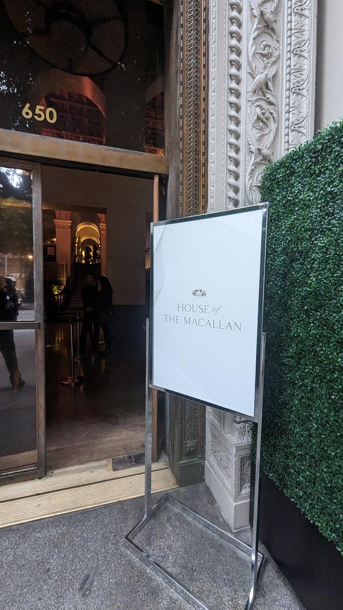 odachanLA's tweet photo. House of Macallanというウィスキーイベントに行ってきました✨
キラキラのマカランワールドで美味しいウィスキーを4杯も頂き幸せな体験でした😆
今日明日と無料でやってるのでご興味あれば是非🍸❤ https://t.co/rwkHlAfrsb