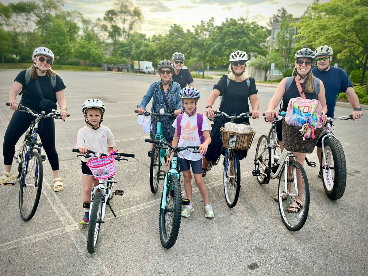 msjaceyjones's tweet photo. Had a gorgeous morning ride with some of my favourite Tigers (and a few stowaway Lion cubs) to wrap up Bike to School Week! Active Transportation poster winners were thrilled to get their prizes (donated by Canadian Tire and MEC). @biketoschoolTO @TecumsehHDSB @LakeshorePS https://t.co/aRt8ymSb3n