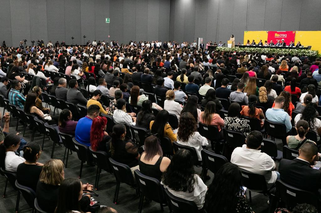 El líder nacional del #SNTE 📚 Mtro. Alfonso Cepeda Salas, encabezó con el gobernador <a href="/EnriqueAlfaroR/">Enrique Alfaro</a> la entrega de basificaciones a maestros 👩‍🏫📰👨‍🏫en #Jalisco, garantizando así su certeza laboral 📜

<a href="/snte16oficial/">SNTE Sección 16 2022-2026</a> 
<a href="/SNTE47Jalisco/">Sección 47 SNTE</a>
#BasificaciónPermanente