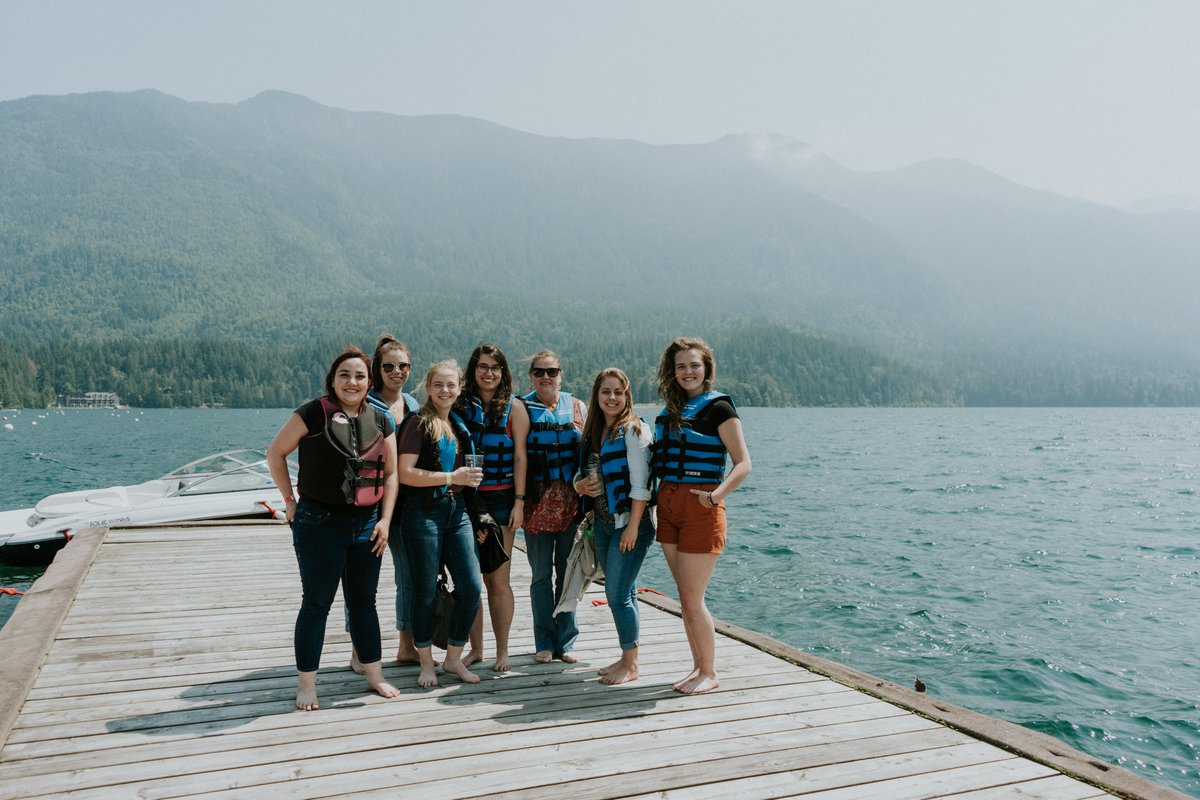 coasthotels's tweet photo. Meet us at the Cultus Lake in Chilliwack this weekend, with your old friends or new ones.
It's time to get those paddle boards, kayaks, and canoes out of storage and ready for some fun on the water! #Refreshinglylocal #ShareChilliwack
📍Cultus Lake
📸 @tourismchwk https://t.co/tS4IdM888j