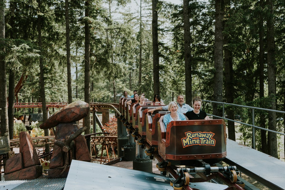 coasthotels's tweet photo. Meet us at the Cultus Lake in Chilliwack this weekend, with your old friends or new ones.
It's time to get those paddle boards, kayaks, and canoes out of storage and ready for some fun on the water! #Refreshinglylocal #ShareChilliwack
📍Cultus Lake
📸 @tourismchwk https://t.co/tS4IdM888j