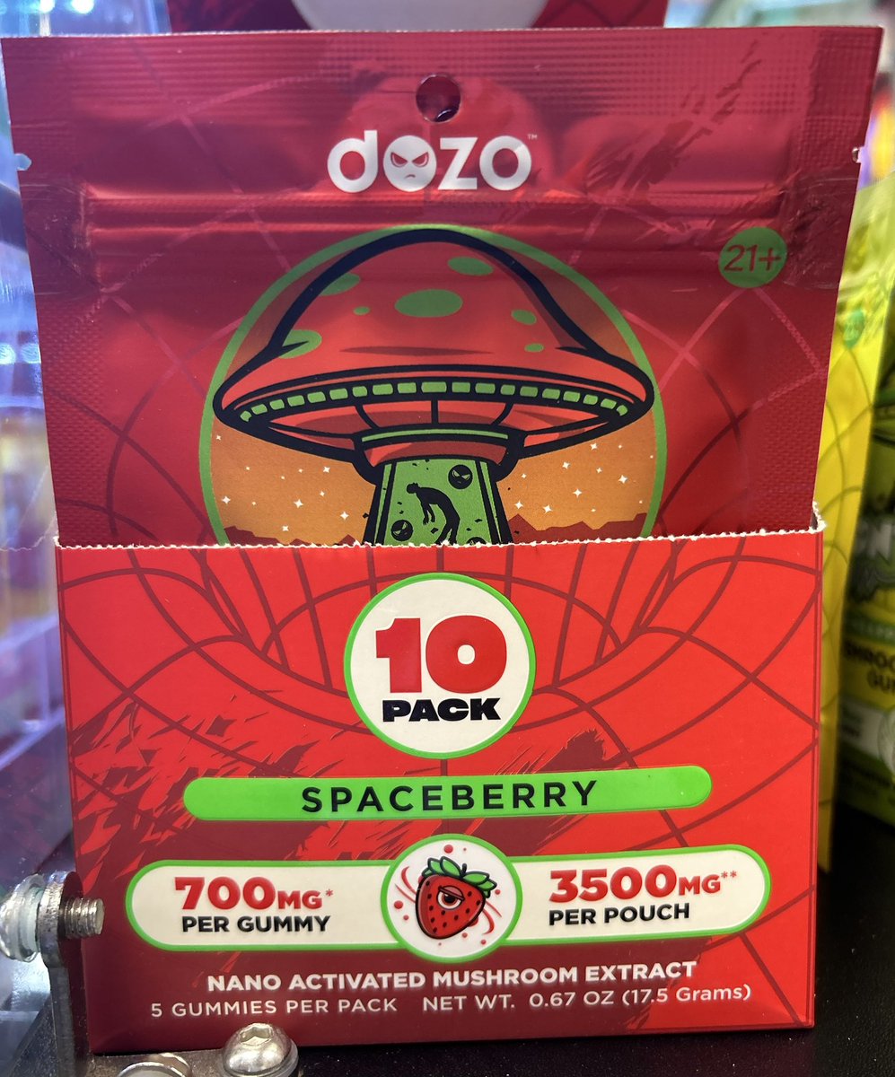 LUXSnC4545's tweet photo. BRAND NEW 🍄 GUMMIES AND DISPOSABLES !! EXCLUSIVE AT LUX SMOKE &amp; CIGAR #smoke #shrooms #mushrooms #Feelgoodfriday #deal #discount #Mesa #Arizona https://t.co/Oz1b3eaxWi