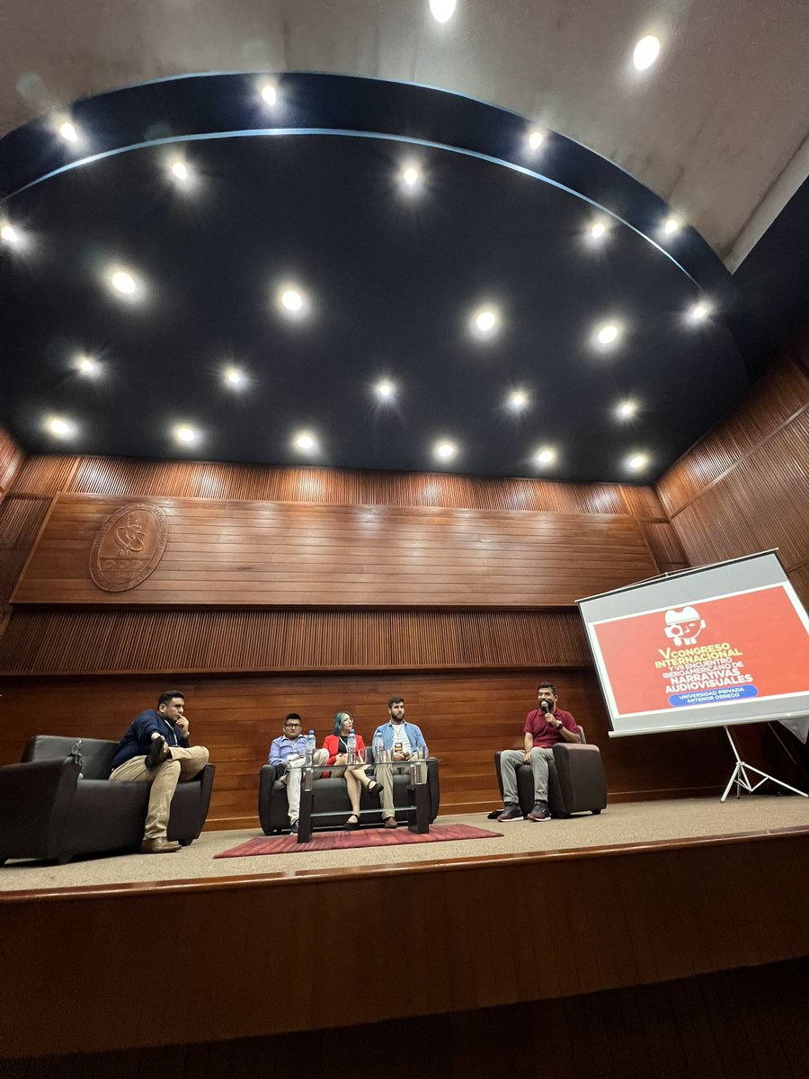Most_Transmedia's tweet photo. Mesa sobre proyectos #Transmedia en el encuentro de la #RedInav, en @upao en Trujillo Perú.

Proyectos en donde se han utilizado varías plataformas integradas para construir universos narrativos. 

@red_inav https://t.co/RHa3REVAkC