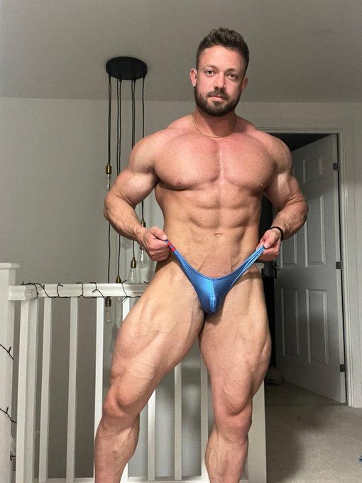 Guess who's back? 👀 https://t.co/2cmHLfVg6C 🔞 https://t.co/2u0hVw2Gvu