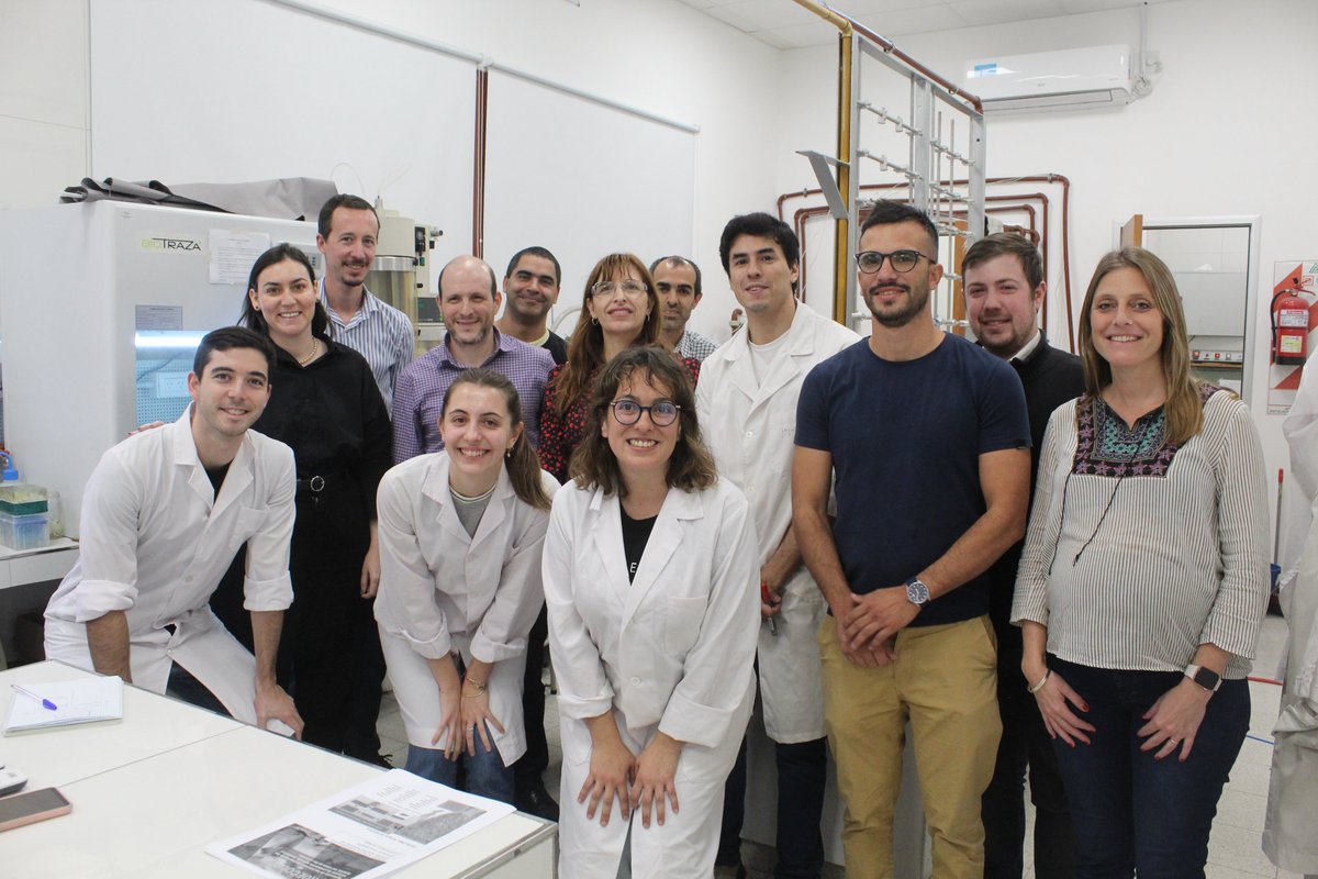 CienciaSantaFe's tweet photo. 🔬 | Visitamos la @UnlFich y nos reunimos con su decana, Marta Paris, y su equipo de trabajo.

Recorrimos el Laboratorio de Ingeniería Ambiental "Ing. Manuel Isla", para conocer los avances del Proyecto Federal de Innovación - PFI 2022, a cargo de investigadores de esta facultad. https://t.co/6Rfx3JcZvj