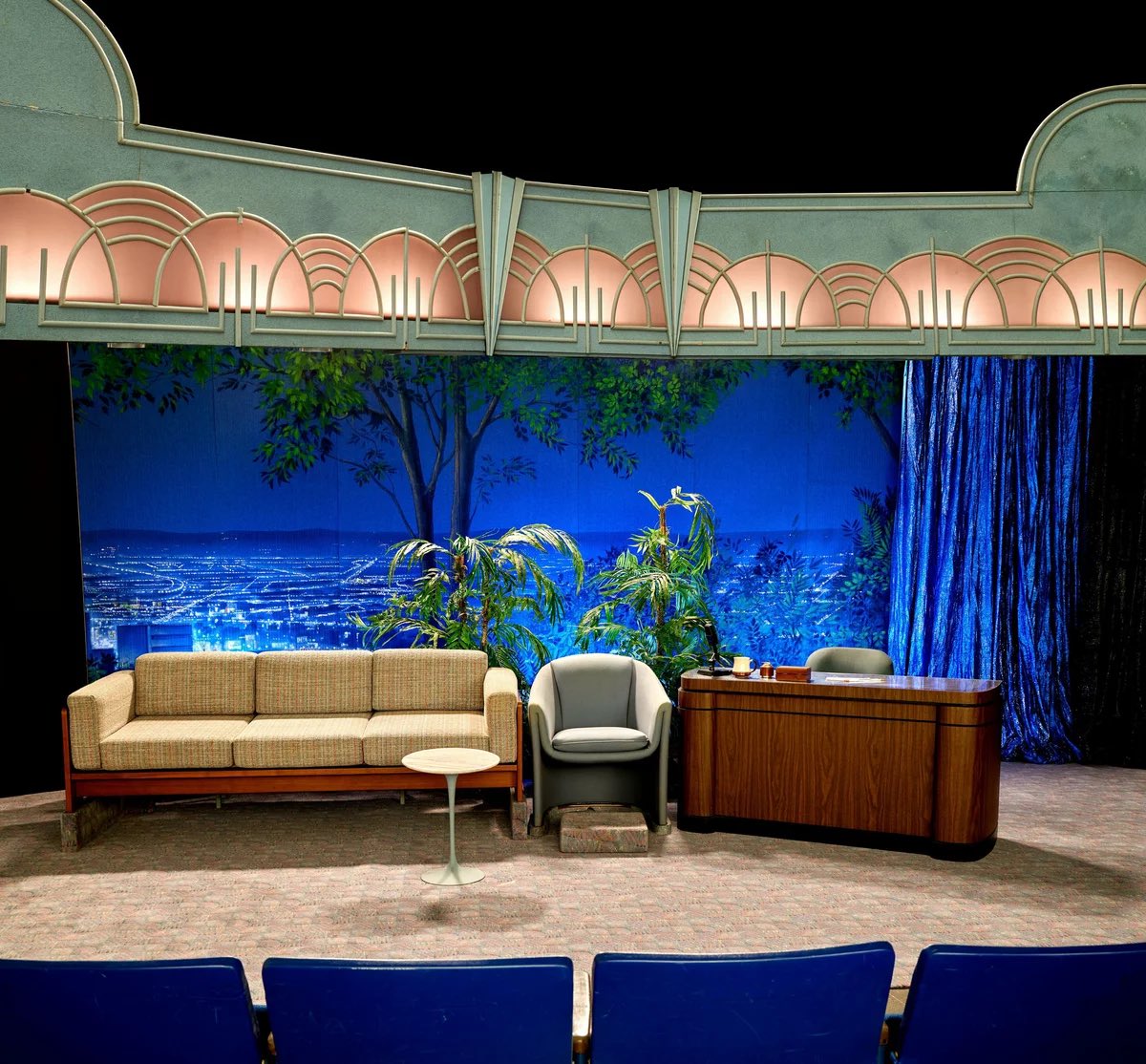 Johnny Carson's original TONIGHT SHOW set just sold for $287,000 via @HeritageAuction 😲