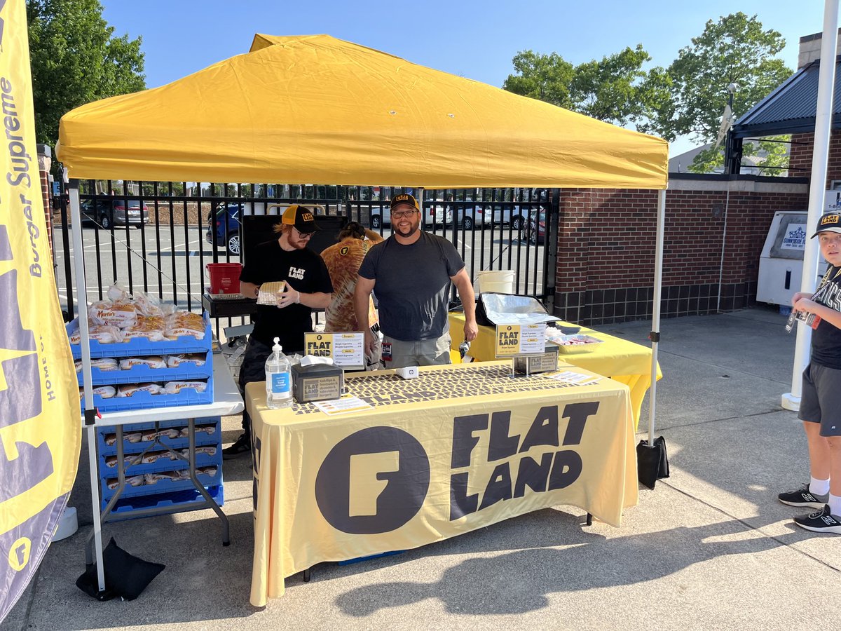 John_Currie's tweet photo. Let’s play ⚾️! @WakeBaseball at sold-out Couch Ballpark! #BestTeams #BestFanExpInNC @WakeForest @DemonDeacons @VisitWS @ESPNPlus @SBJ https://t.co/rORpEC3BYf