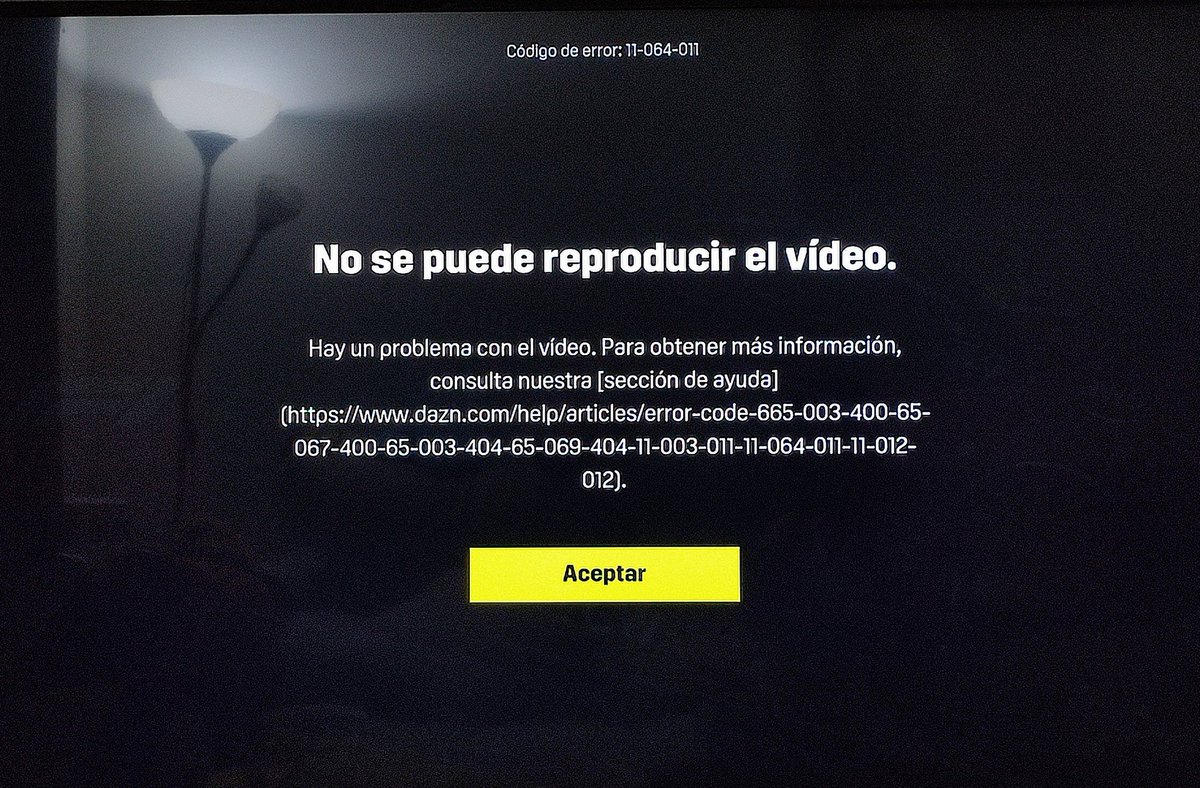 Laurams23's tweet photo. #DAZN me tenéis hasta el moño...👿👹 Siempre que intento ver la #F1 ( libres, clasificación, carrera...) más tarde es imposible y sale este mensaje y la rara vez que me deja, se corta y se queda en negra la pantalla 😡😡😡 Alguien más tiene este problema??? @dazngroup @DAZN_ES https://t.co/bH4nb80K2T