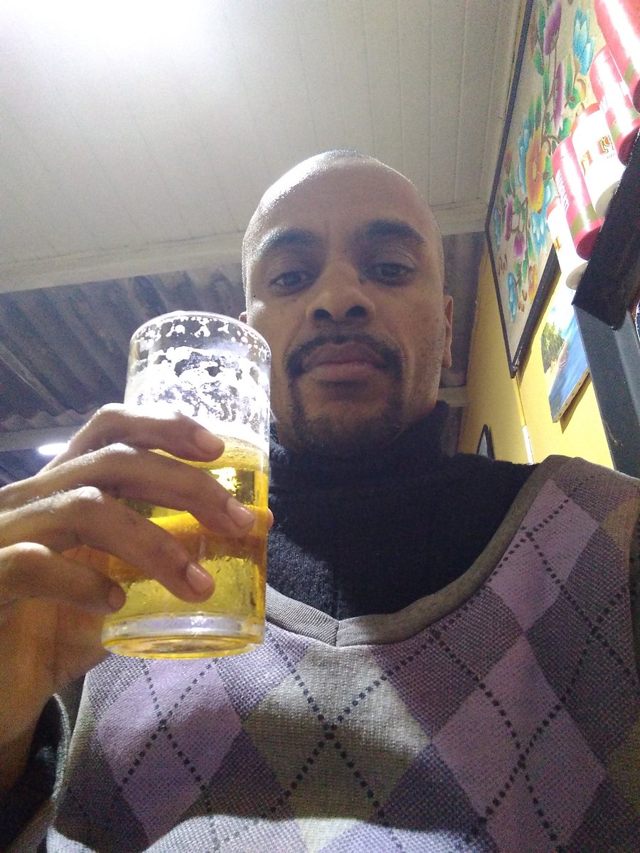 danieldoesporte's tweet photo. Depois de um plantão pesado uma gelada em um rock Bar não tem preço 🤘🏽🍺 https://t.co/eKDosd2Z2X