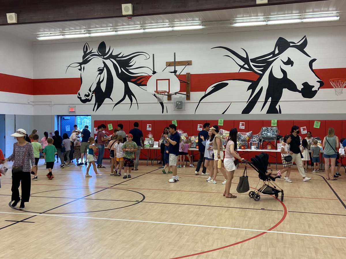 clalko2's tweet image. Great turnout tonight for Martell’s Spring Fling! @martellmustangs