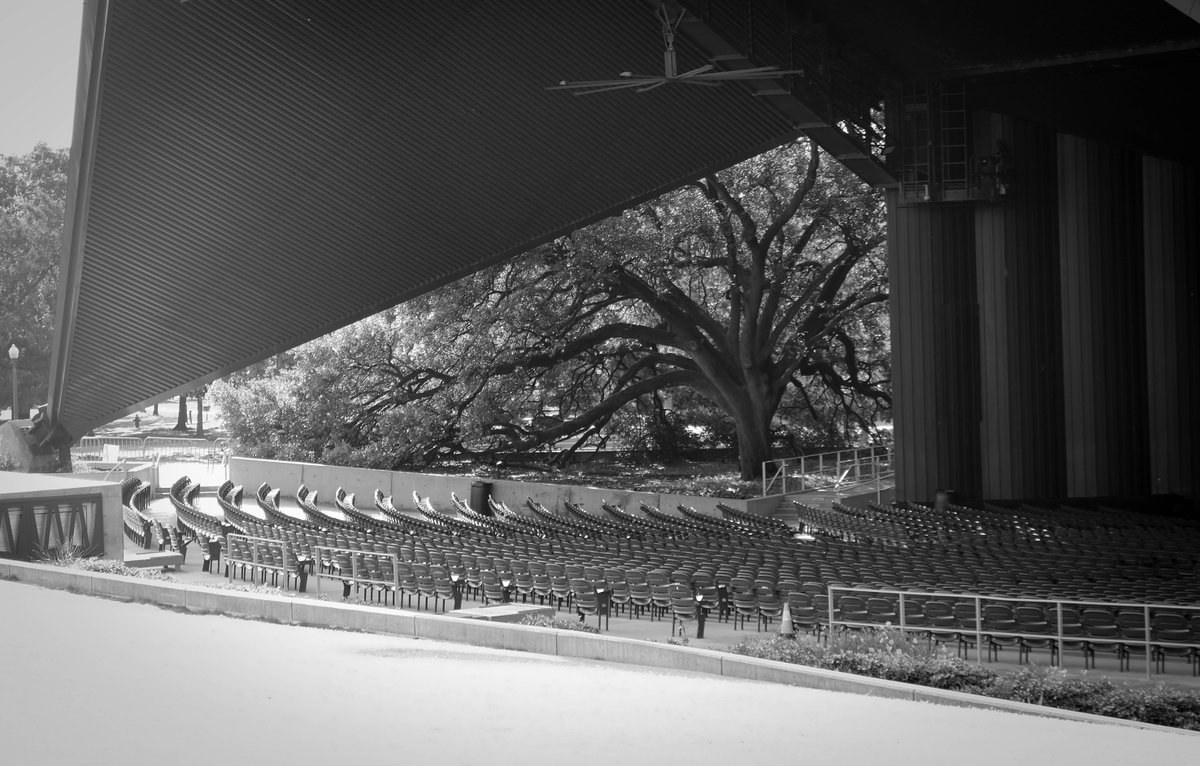 LazardeP's tweet photo. Ode to Miller, #milleroutdoortheatre #downtownhouston #summernights #houstonphotography #houstonphotographer #blackandwhitephotography https://t.co/c0yrclX4rG