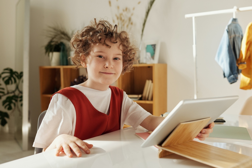 FriendshipOVA's tweet photo. 🎉 Let's Make Studying More Fun and Engaging! 🌈

Incorporate kids interests into the subject matter 🎨
Make use of technology💻 
Mix up the study techniques

Variety keeps things fresh and fun!

#StudyTips #BestCharterSchool #BestOnlineSchoolForK12 #OnlineSchoolWashingtonK12 https://t.co/HCzBH7pJzA