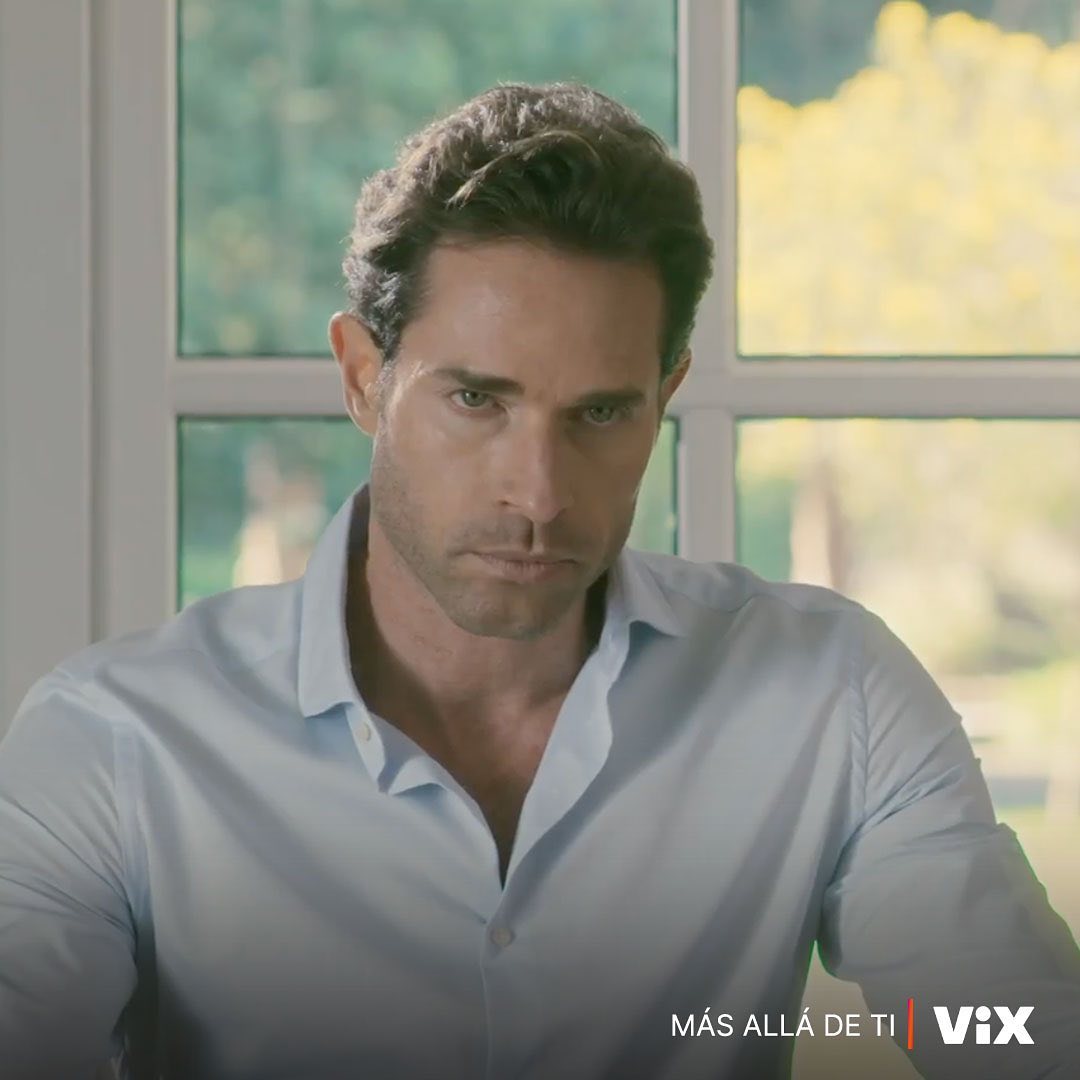 “Yo sí votaría por ese senador 🔥🤤. ¿Ya vieron a @sebastianrulli en Más Allá De Ti?” 📸 vixoriginals