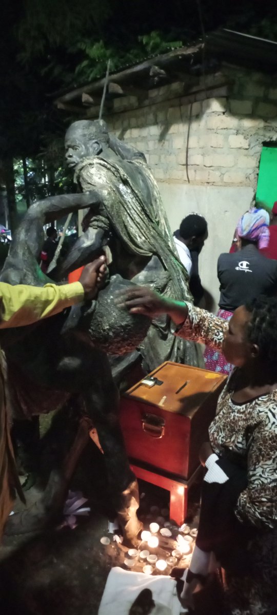 radiomariaug's tweet photo. #ActOfFaith
Pilgrims pray to the statues of the Uganda Martyrs at Namugongo Martyrs Shrine in preparation for tomorrow's celebrations. https://t.co/BSzb5Edv7W