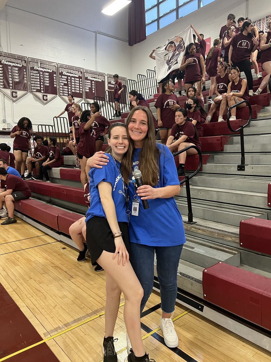 WTClarkeMS's tweet photo. Gotta ❤️ the #ClarkeMiddleSchoolFamily https://t.co/Wd4sEBIq7P