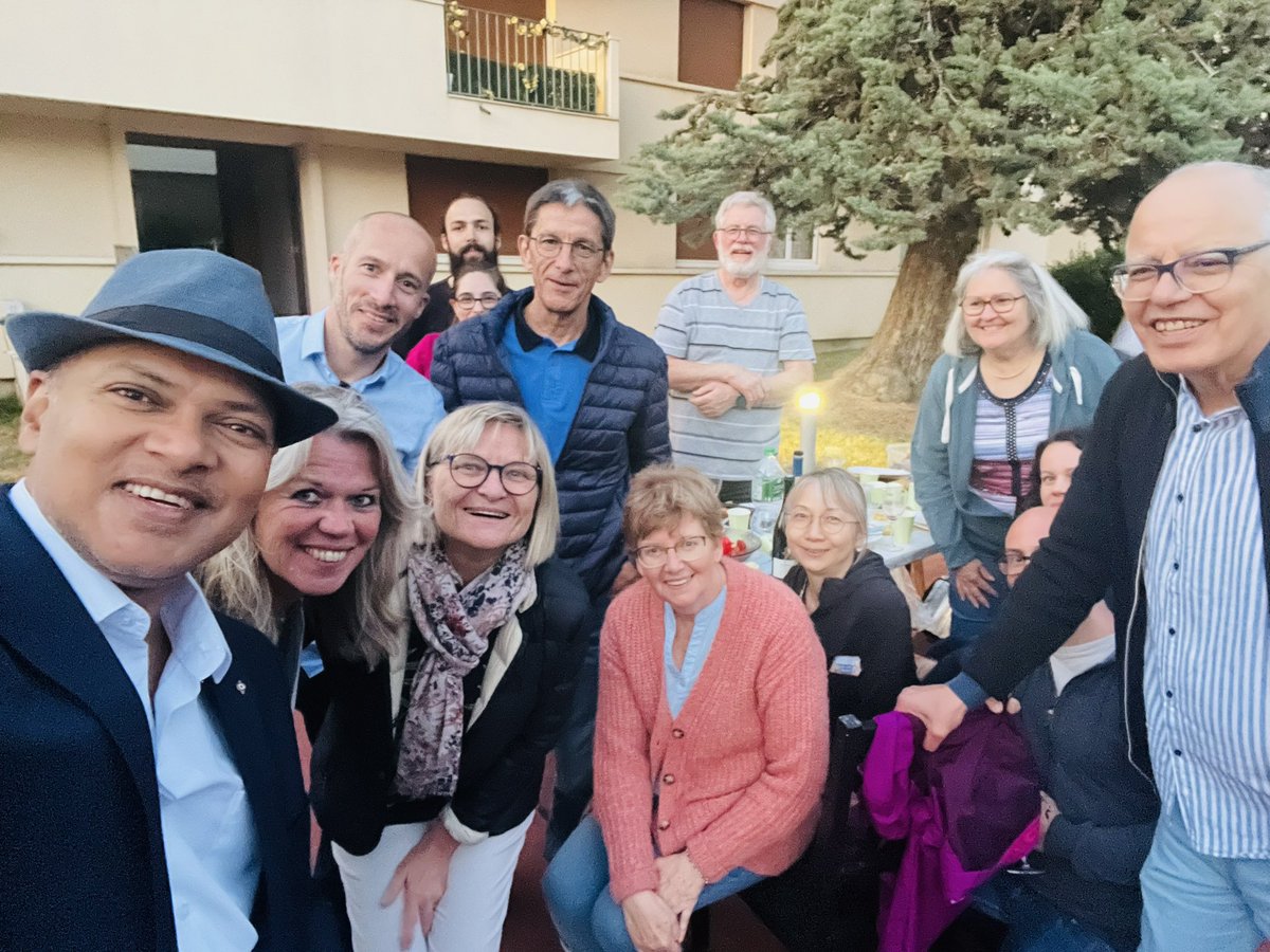 Un excellent moment convivial avec les habitants de l’avenue du Maréchal Foch de #Poissy à l’occasion de la fête des voisins 2023 ! 🥳