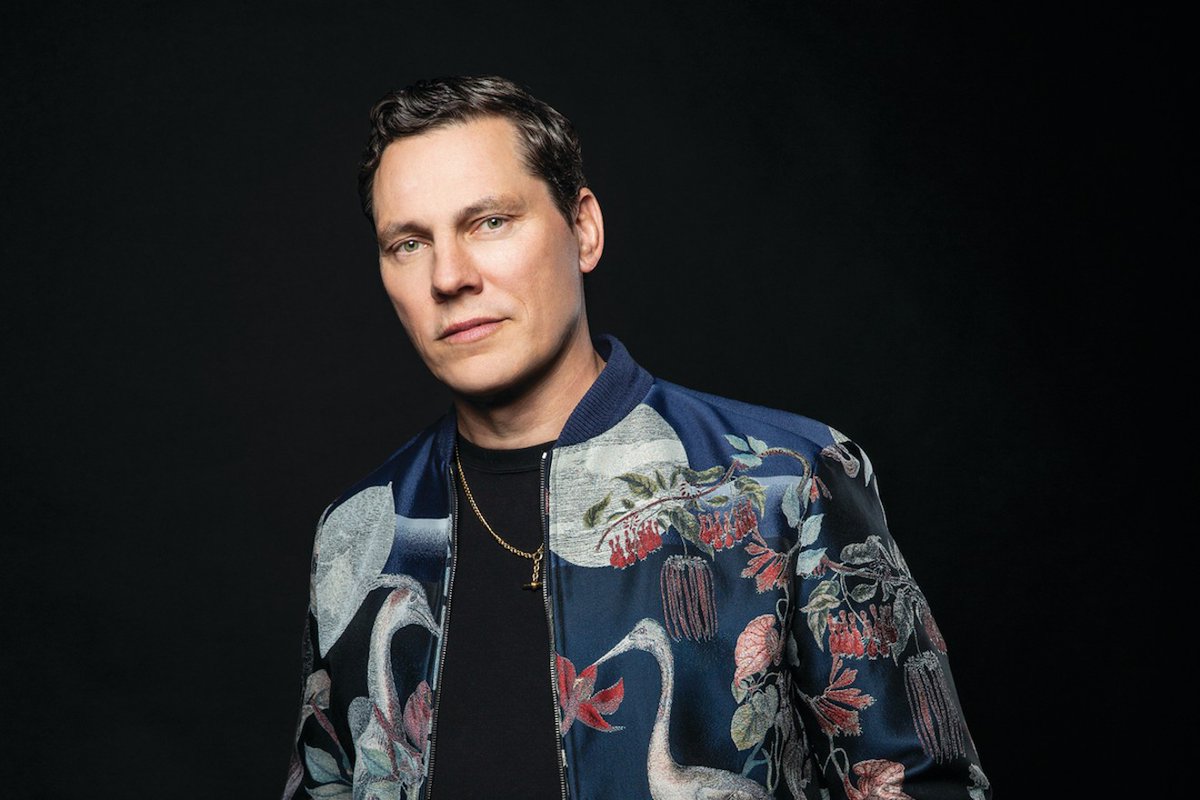 Tiësto's 'Drive' becomes the first album released in 2023 to be certified @RIAA Gold or higher (US).