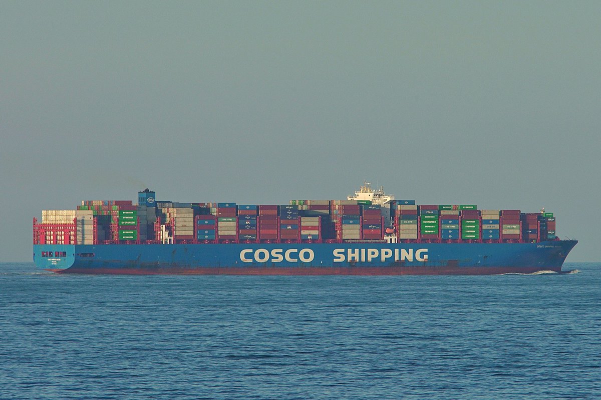 At 366 meters the COSCO SAKURA, IMO:9785794 Peony-class #ContainerShip en route to Savannah, Georgia USA, flying the flag of Hong Kong 🇭🇰. #CoscoShipping #ShipsInPics #CoscoSakura