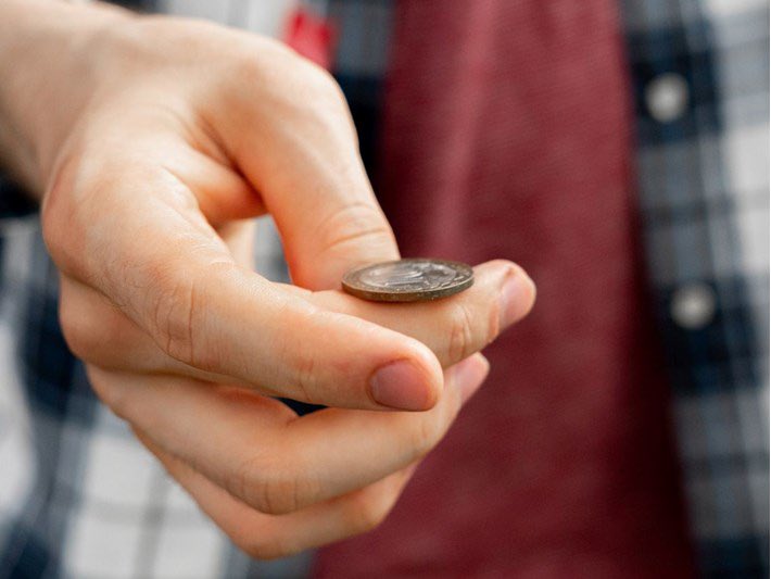 📌 İspanya'da 28 Mayıs'ta yapılan yerel seçimlerde 5 yerleşim yerinde adaylar eşit oy aldı. Bu nedenle söz konusu yerlerdeki belediye başkanları yazı tura atışı ile seçildi. 🧐