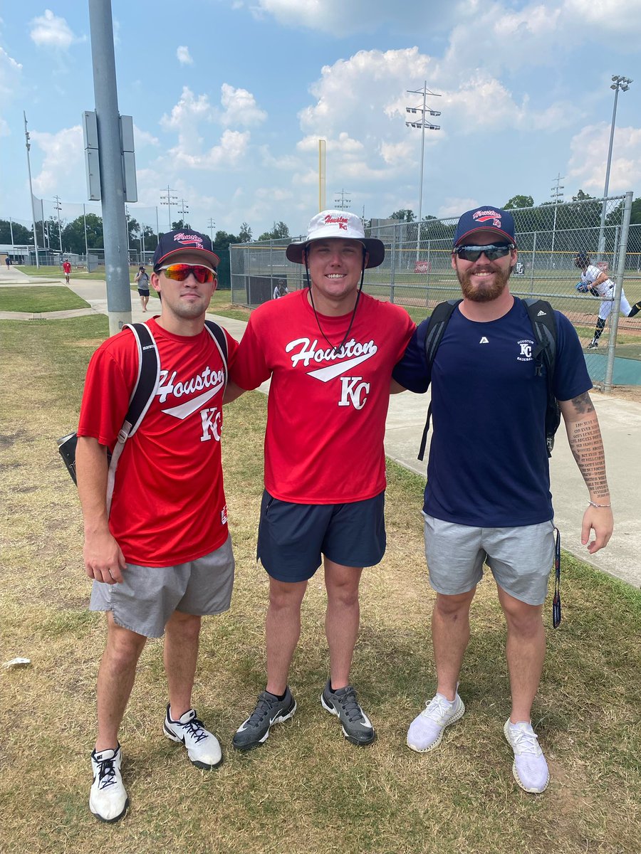 witt_preston10's tweet photo. Pretty cool moment that I got to coach a game with two of my old teammates and a program all three of us played for! @MP11O8 @Micah_Davis33 @KyleChapman2014 https://t.co/K3BeM31V5g