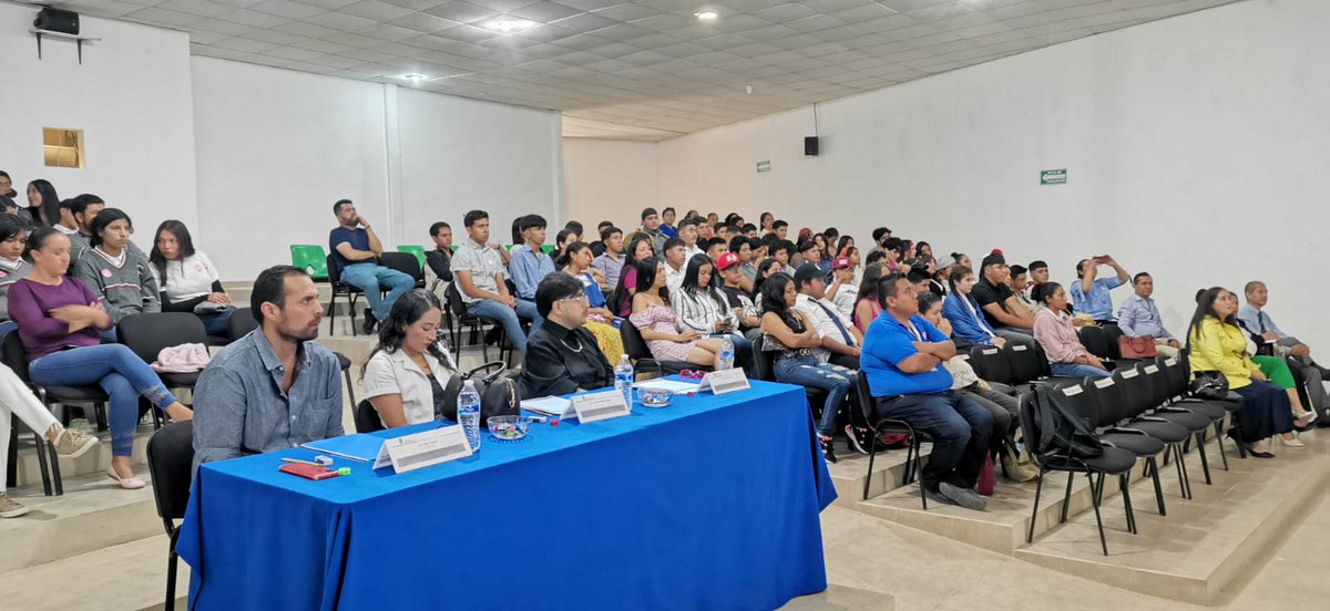 prepa108's tweet photo. Hoy fuimos sede del Concurso Estatal de Teatro, fase @zona_bg 

#Prepa108
@dbg_epoem @SEMSedomex https://t.co/OWLP0LEtYL