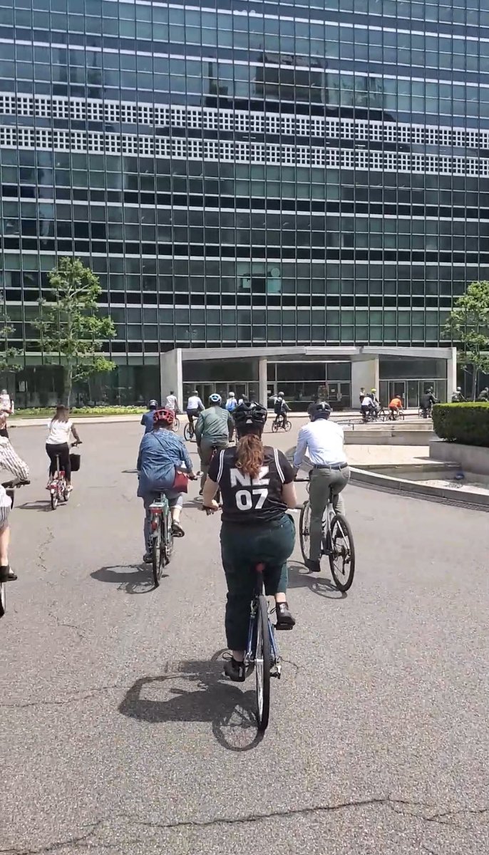 foeniculum's tweet photo. Many firsts at UNHQ in New York today: first time glass bikes, first time for my e-bike inside the compound, first time a bike parade around the rotunda and first time (and hopefully not the last) a full bike rack near the entrance. #WorldBicycleDay #UN https://t.co/d7guBxYFid