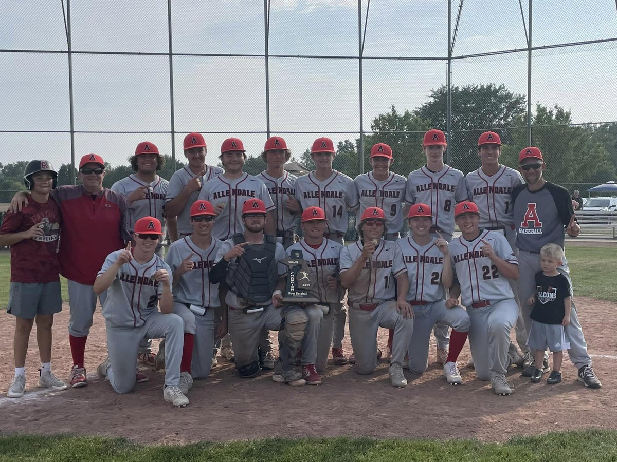 AHSBBB401's tweet photo. Congrats to @FalconVarsity9 on their District Championship! Shout out to our hoopers @eastontolson @HudsonFran11 @TylerSparks_1 and @jacekhaight25 https://t.co/HyyggQhPMW