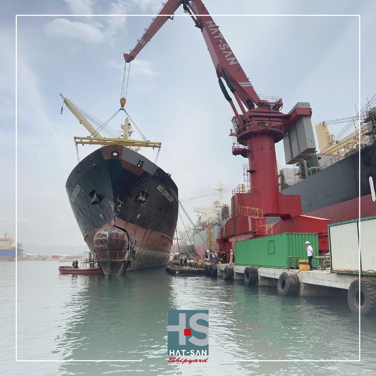 hatsanshipyard's tweet photo. Afloat installation of new bulbous bow for MED CERKEZKOY is completed successfully.Thanks to our great team and unique lifting capabilities.

#shipyard #shipbuilding #maritime #hatsanshipyard #hatsan #shipyards #shipyardlife #shipyardviews  #maintenance #medcerkezkoy #afloat https://t.co/3i62oIUuaO